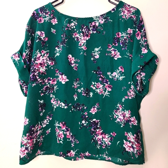 Dynamite Tops - Dynamite green short sleeve blouse